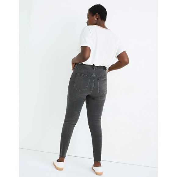 NWT Madewell Tall Curvy High-Rise Skinny Jeans in Black Sea, Size 23T - Picture 3 of 16